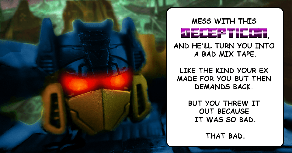 After my most recent dunk on Siege Soundwave, I wanted to point out that he really does look awesome...